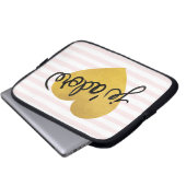 J. Adore-Zitat| Schwarzes und Gold Herz Laptopschutzhülle (Vorne Knopf)