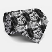 J.F.K. KRAWATTE (Gerollt)