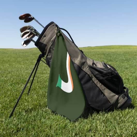 J Monogram überlagert sich auf Irish Flag gtcnt Golfhandtuch (Gras)