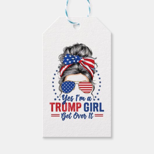 Ja, ich bin ein Trump-Mädchen, das sich darüber hi Geschenkanhänger (Vorderseite)