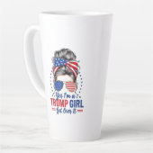 Ja, ich bin ein Trump-Mädchen, das sich darüber hi Milchtasse (Linke Ecke)