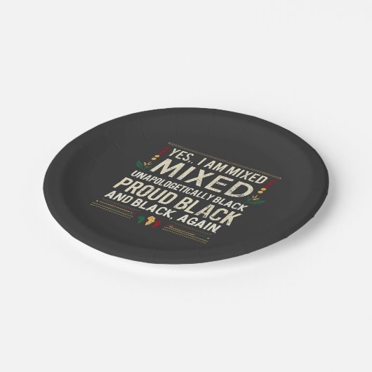 Ja, ich bin unentschuldbar gemischter Schwarzer Ge Pappteller (Schrägansicht)