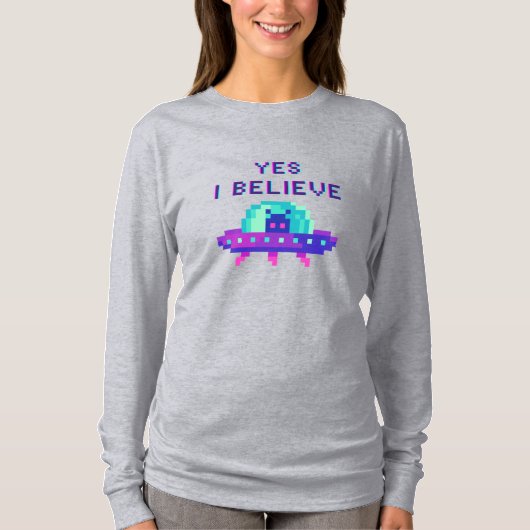 Ja, ich glaube, Alien Flying UFO Spaceship Pixel A T-Shirt (Vorderseite)