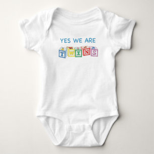 Ja sind wir Zwillingsblöcke Baby Strampler