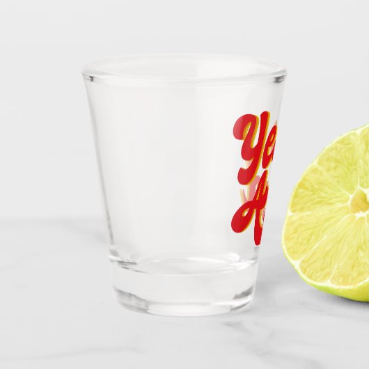 Ja und Verbesserungskomödie Schnapsglas (Links)