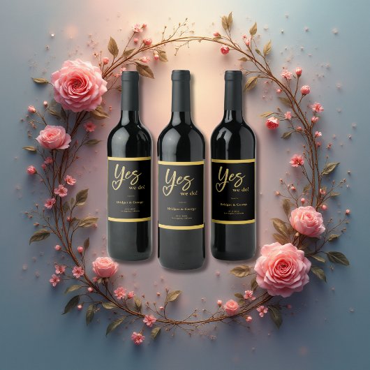 Ja, wir machen eine elegante Black Gold Hochzeit Weinetikett