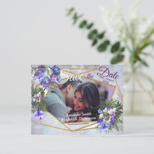 Jacaranda Blooms & Lily Bouquet rette die Daten Ankündigungspostkarte (Stehend Vorderseite)