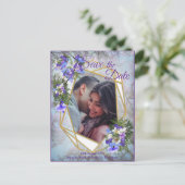Jacaranda Blooms & Lily Bouquet Save the Date Ankündigungspostkarte (Stehend Vorderseite)