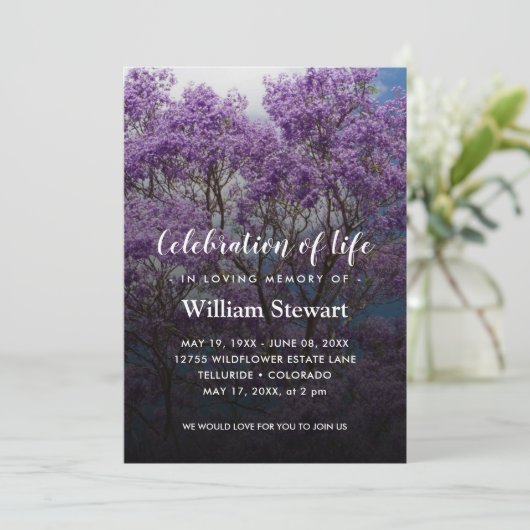 Jacaranda Tree Funeral | Feiern des Lebens Einladung (Stehend Vorderseite)