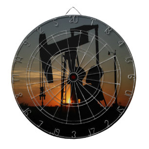 Jack der Ölpumpe bei Sonnenuntergang Dartscheibe