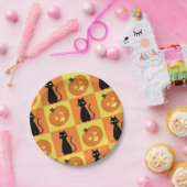 Jack-o’-lantern and cat paper plates. pappteller (Party)