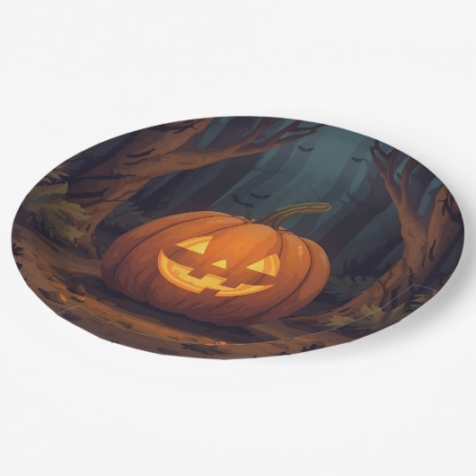 Jack O' Lantern glühen im Wald Pappteller (Schrägansicht)