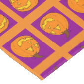 Jack o' Lantern Lila und Orangefarbene Tablette Tischdecke (Schrägansicht)