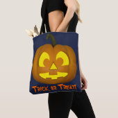 Jack O' Lantern Trick oder Trete Tasche (Von Nahem)
