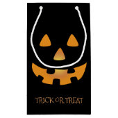 Jack o Laternengesicht auf schwarzem Hintergrund Kleine Geschenktüte (Rückseite)