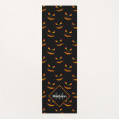 Jack O'Lantern-Gesichtsausschnitt Monogramm Yogamatte (Vorderseite)