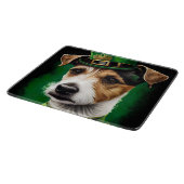 Jack Russell Dog in St. Patrick's Day Dress Schneidebrett (Ecke)