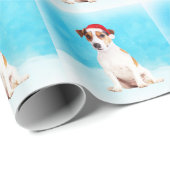 Jack Russell Hund im Schnee sitzen mit Weihnachtsm Geschenkpapier (Rolleneckpunkt)