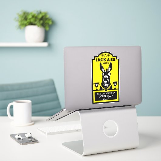 Jackass Award Aufkleber (Laptop auf Schreibtisch)