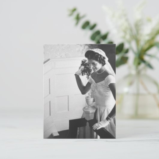 Jackie Kennedy, 1953 Postkarte (Stehend Vorderseite)