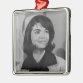 Jackie Kennedy Ornament Aus Metall (Links)