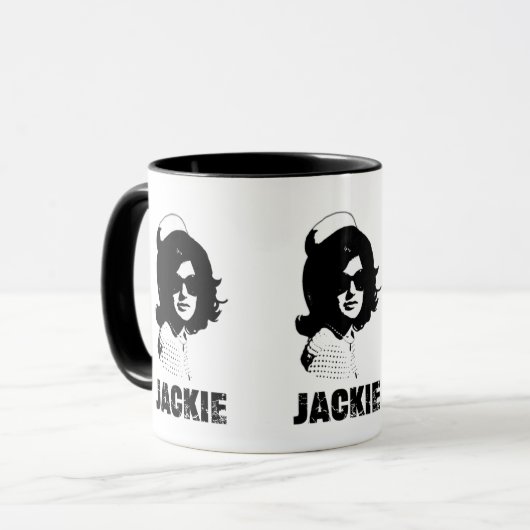 Jackie Kennedy Revolutionary Style Graphic Tasse (Vorderseite Links)