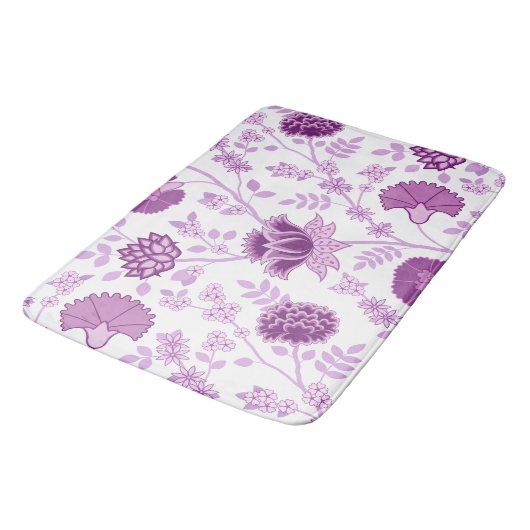 Jacobobobohnenfloral Lg Muster Pinks auf Weiß Badematte (Schrägansicht)