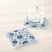 Jacobohne Floral Lg Muster Blau auf Weiß Glasuntersetzer (Schrägansicht)
