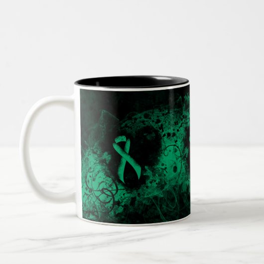 Jade Awareness Ribbon Grunge Herz Zweifarbige Tasse (Links)