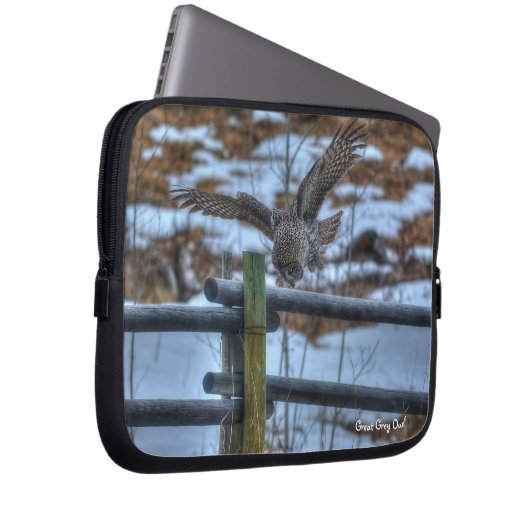 Jagd auf Große Grauschnecke Raptor Winter Wildlife Laptopschutzhülle (Vorne Rechts)