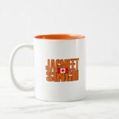 Jagmeet Singh Orange Blocktext Kanadische Flagge Zweifarbige Tasse (Links)