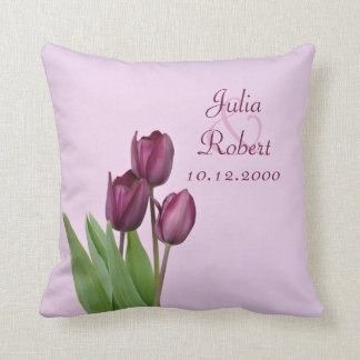 Jahrestag mit 3 lila Tulpen Kissen
