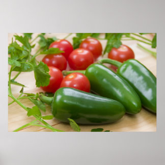 Jalapenos, Kirschtomaten und Cilantro, frisch Poster