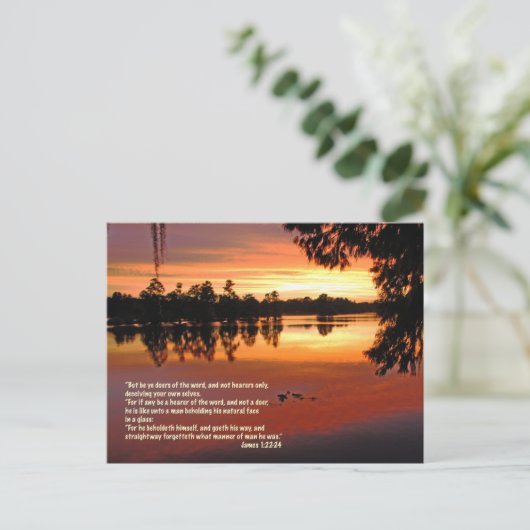 James 1:22-24 Schrift Postkarte (Stehend Vorderseite)