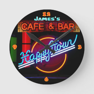 JAMES - Neon Sign Bar Mancave Den Clock Fun Runde Wanduhr