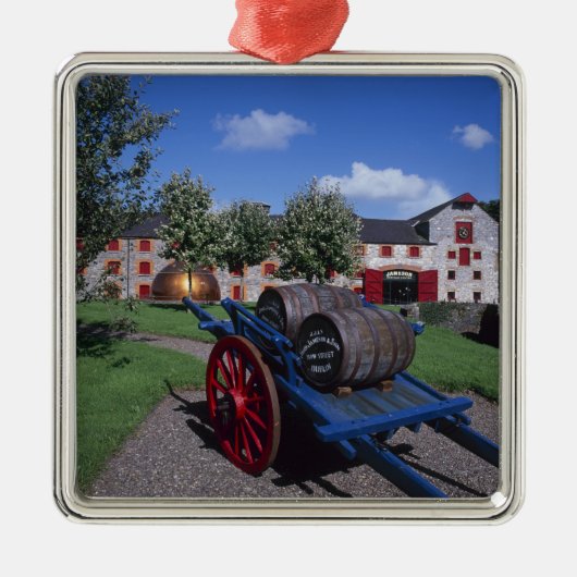 Jamesons Whisky Heritage Centre, Midleton, Silbernes Ornament (Vorne)