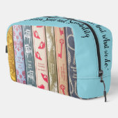 Jane Austen Books + Quote (blue) Waschbeutel (Rechte Ecke)