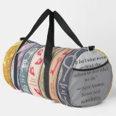 Jane Austen Bücher + Zitat (Flieder & Grau) Duffle Bag (Rechte Ecke)