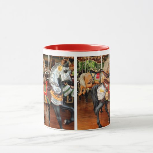 Janes Karussell Pferde in einem Tee oder Tasse (Zentrum)