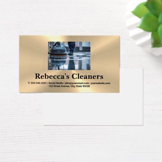 Janitor Mopping the Floor | Sanierung (Schreibtisch)