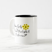 Januar Mädchen sind mit einem bisschen Sonnenschei Zweifarbige Tasse (Vorderseite Links)