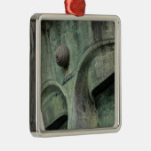 Japan, Kamakura. Der Große Buddha von Kamakura, Silbernes Ornament (Rechts)