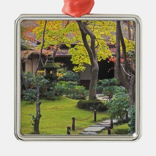 Japan, Kyoto, Arashiyama, Okochi Sanso Silbernes Ornament (Vorne)