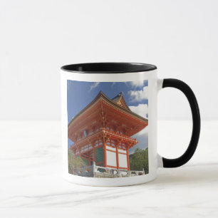 Japan, Kyoto, aufstrebendes Tor des Tempels Tasse