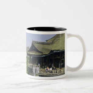 Japan, Kyoto, der Blick aus dem Kiyomizu-Tempel Zweifarbige Tasse