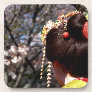 Japan, Kyoto. Hinteransicht nahe von geisha's Getränkeuntersetzer
