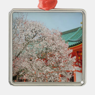 Japan, Kyoto. Kirschblüte von Shinto Ornament Aus Metall