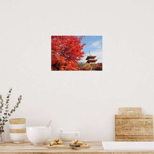 Japan, Kyoto. Kiyomizu-Tempel in Herbstfarbe Poster (Küche)