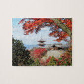 Japan, Kyoto. Kiyomizu-Tempel in Herbstfarbe Puzzle (Horizontal)