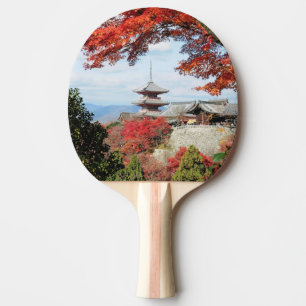 Japan, Kyoto. Kiyomizu-Tempel in Herbstfarbe Tischtennis Schläger